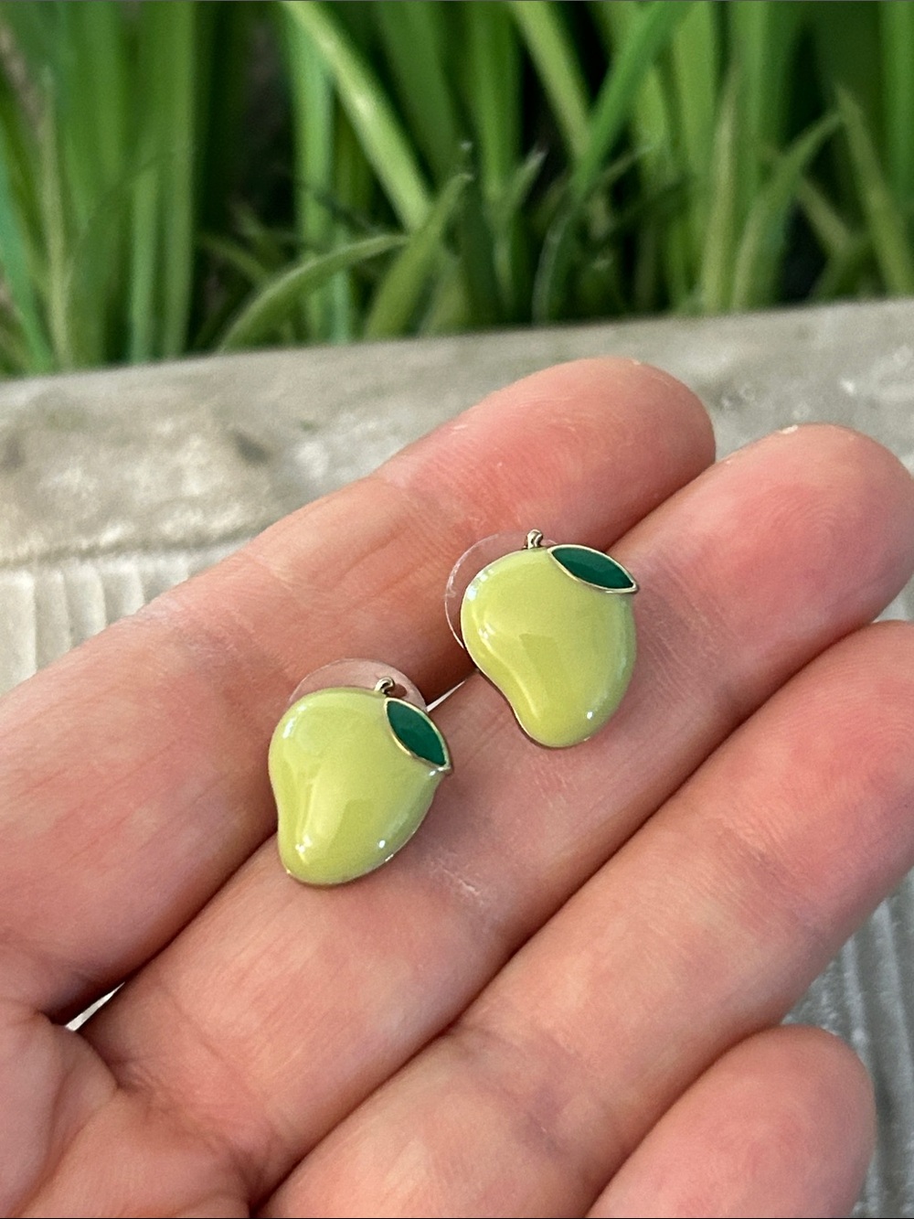 🎁 Pear Fruit Enamel Stud Earrings - light Green with dark green Leaf